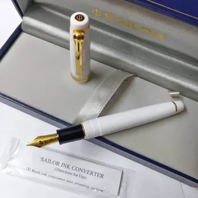Sailor Professional Gear Slim Fountain Pen (14K Medium) White with Gold Trims
