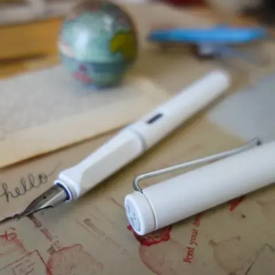 Lamy Safari A019 Fountain Pen Medium White With Chrome Plated Clip